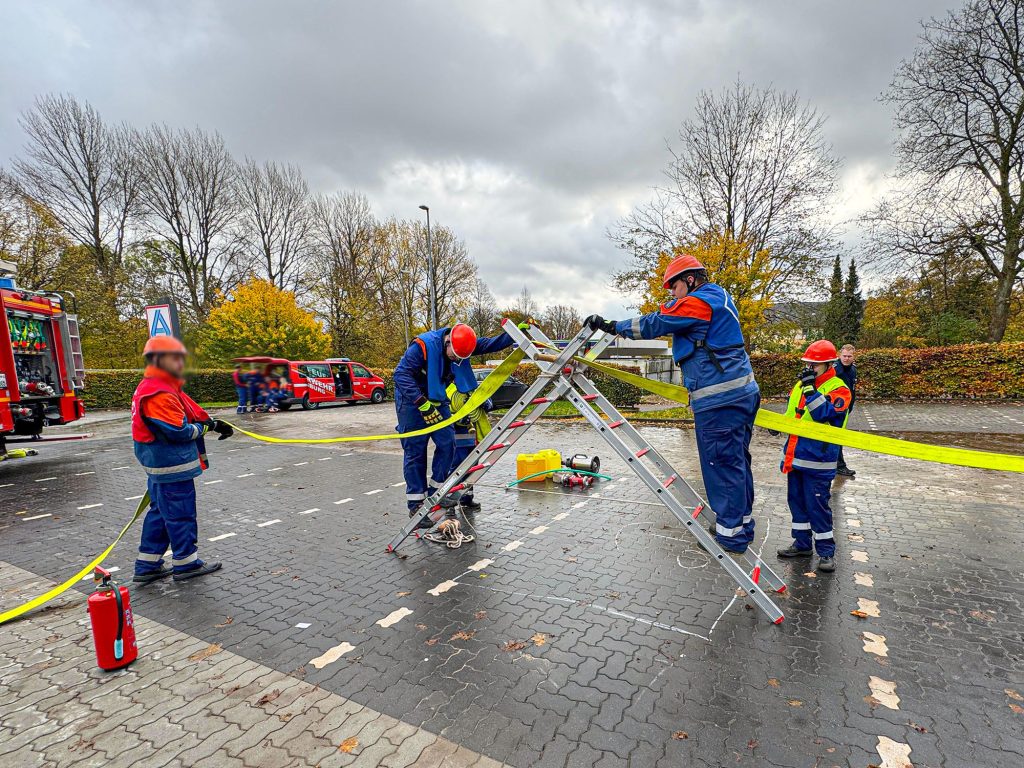 Verlegen des Schlauches über den Wassergraben