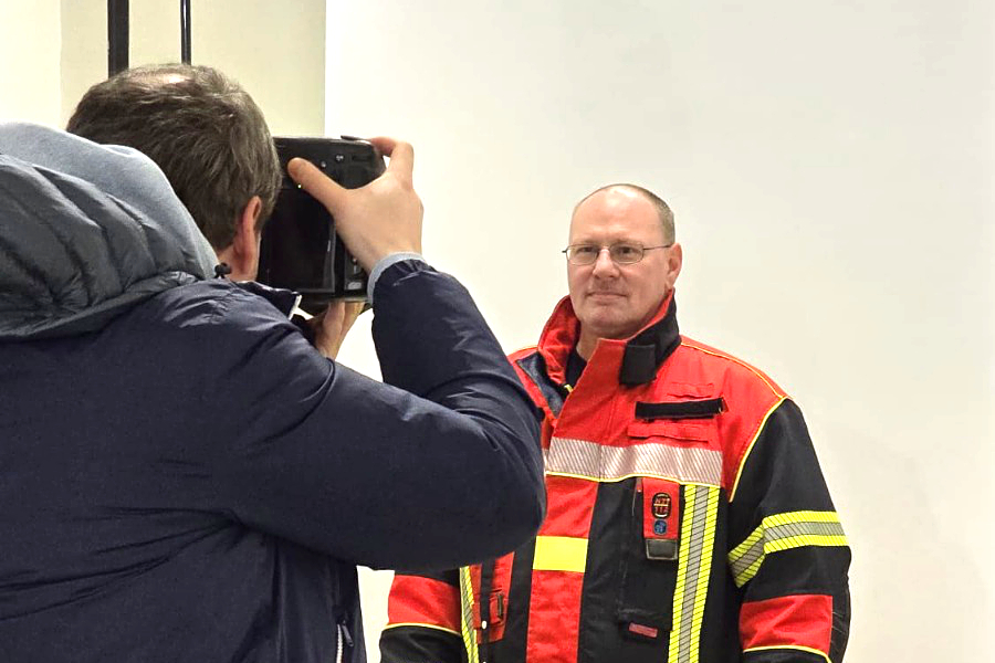 Zweites Stickeralbum der Feuerwehr Flensburg – ein besonderes Gemeinschaftsprojekt