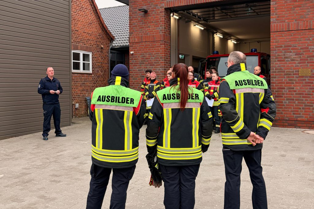 Ansprache durch den Stellvertretenden Stadtwehrführer Hark Paulsen